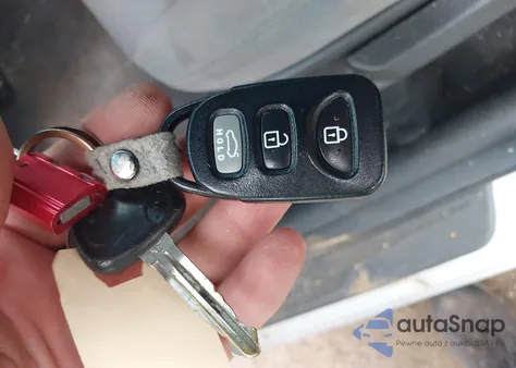 2012 Hyundai Elantra Gls (Ulsan Plant) z USA, uszkodzony, nr VIN KMHDH4AE4CU261538